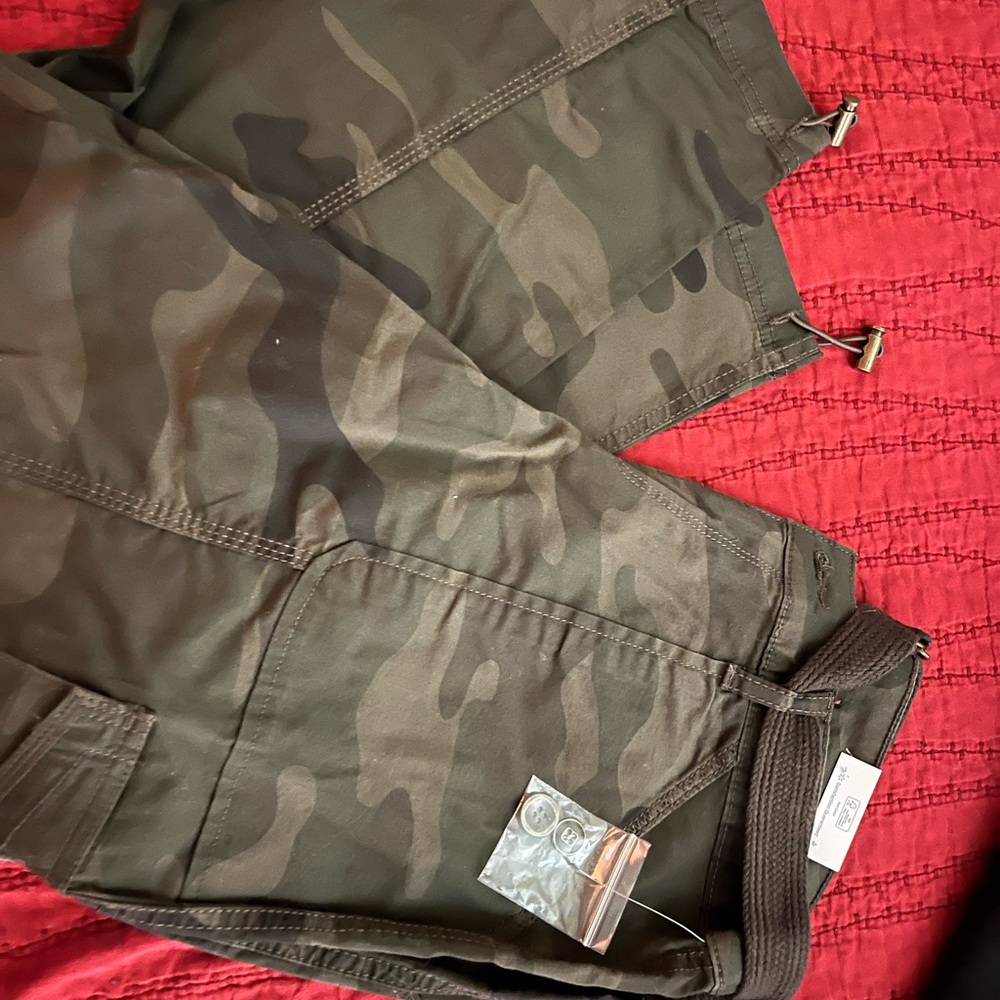 Capri pants